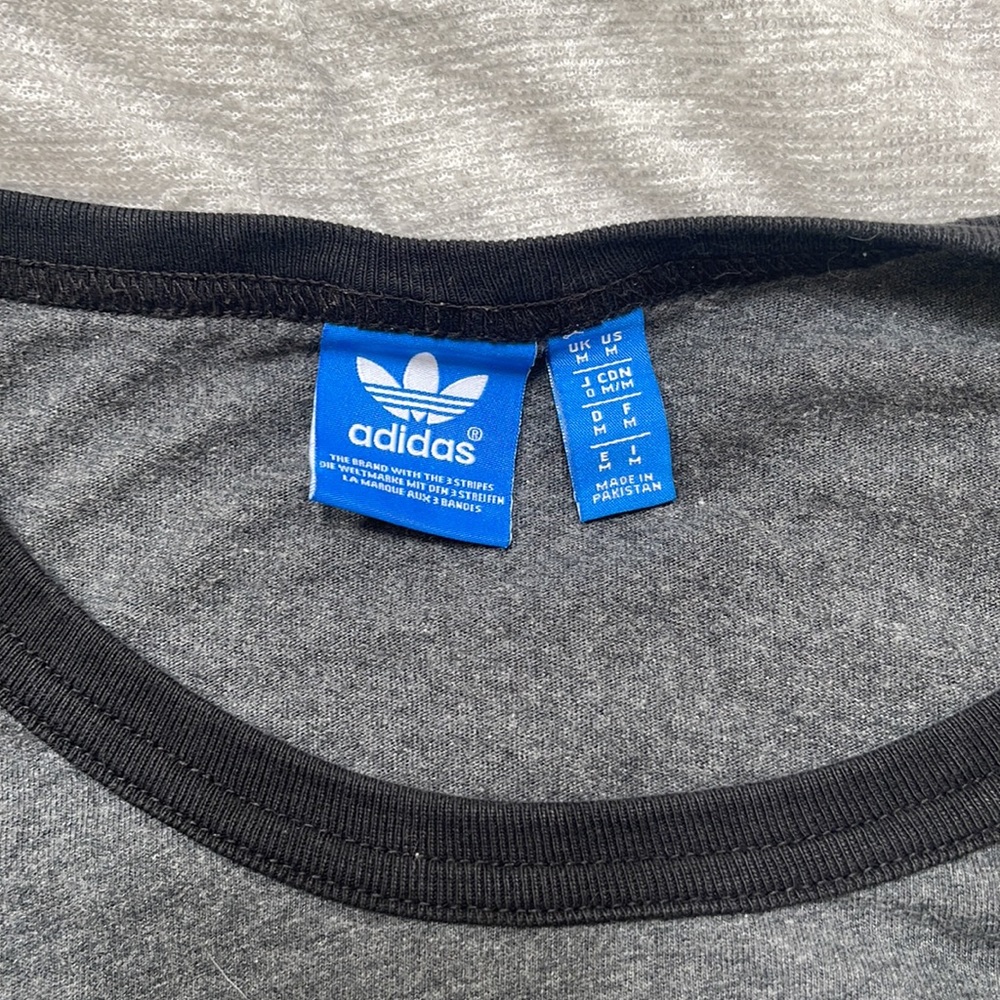 Adidas M - Picture 3 of 4